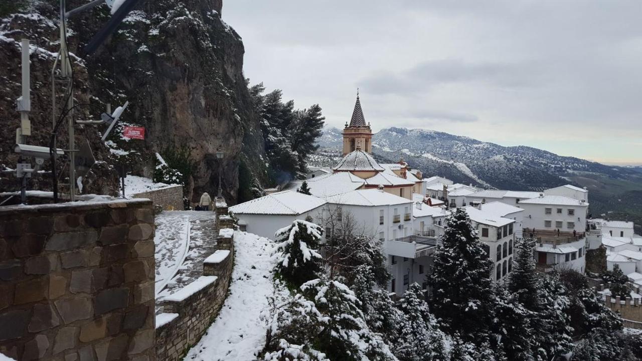 Los Estribos Zahara De La Sierra Esterno foto